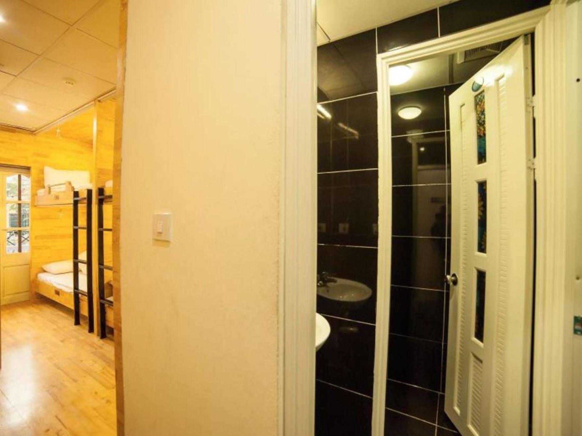 Box Hotel 2*