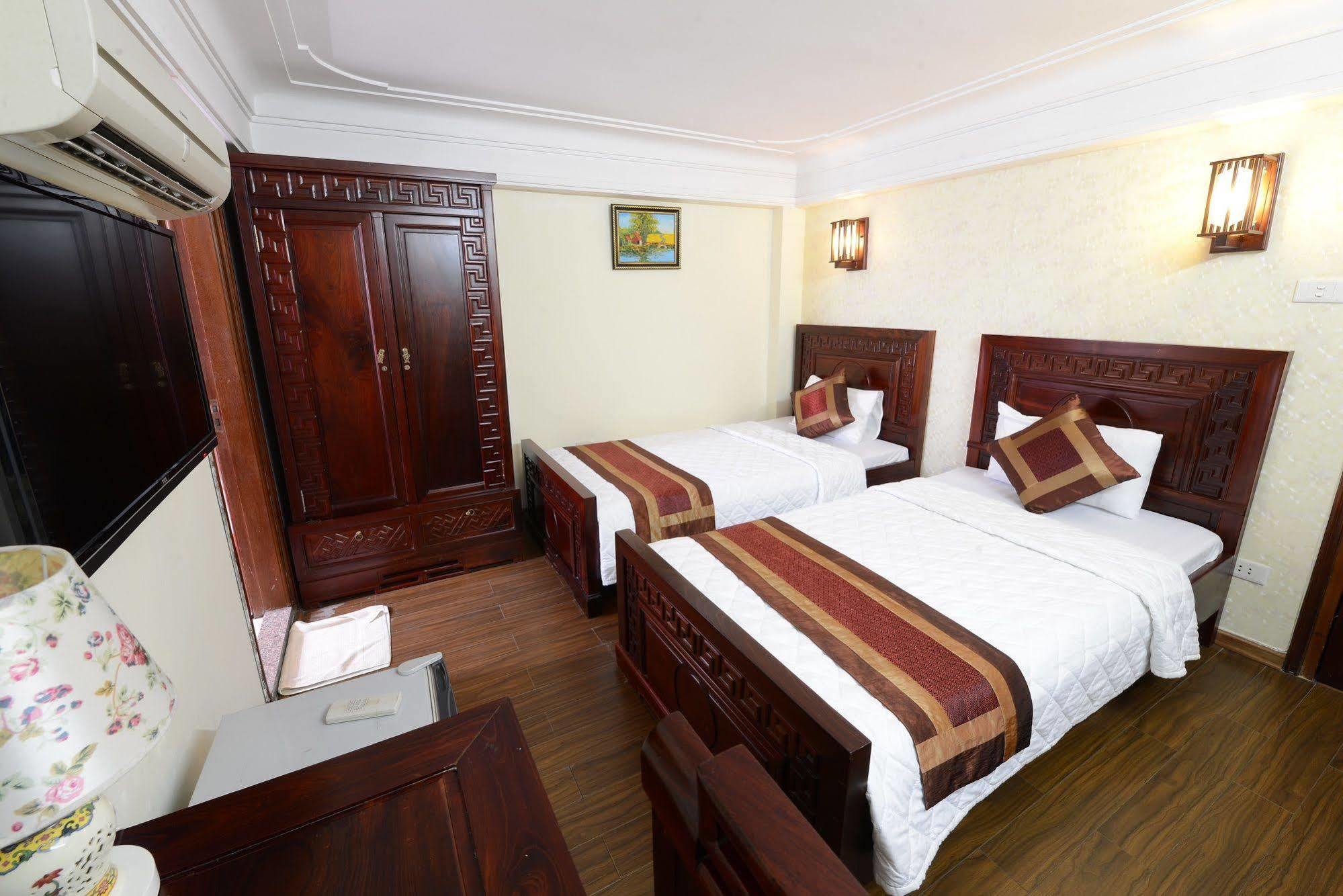 Hostel Little *