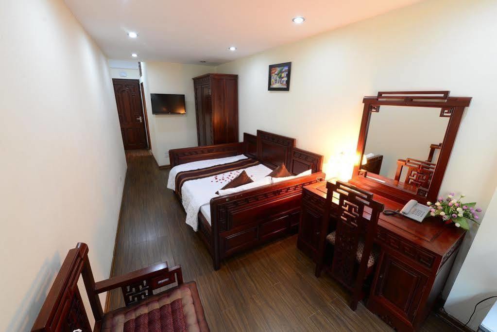 Little Hostel *
