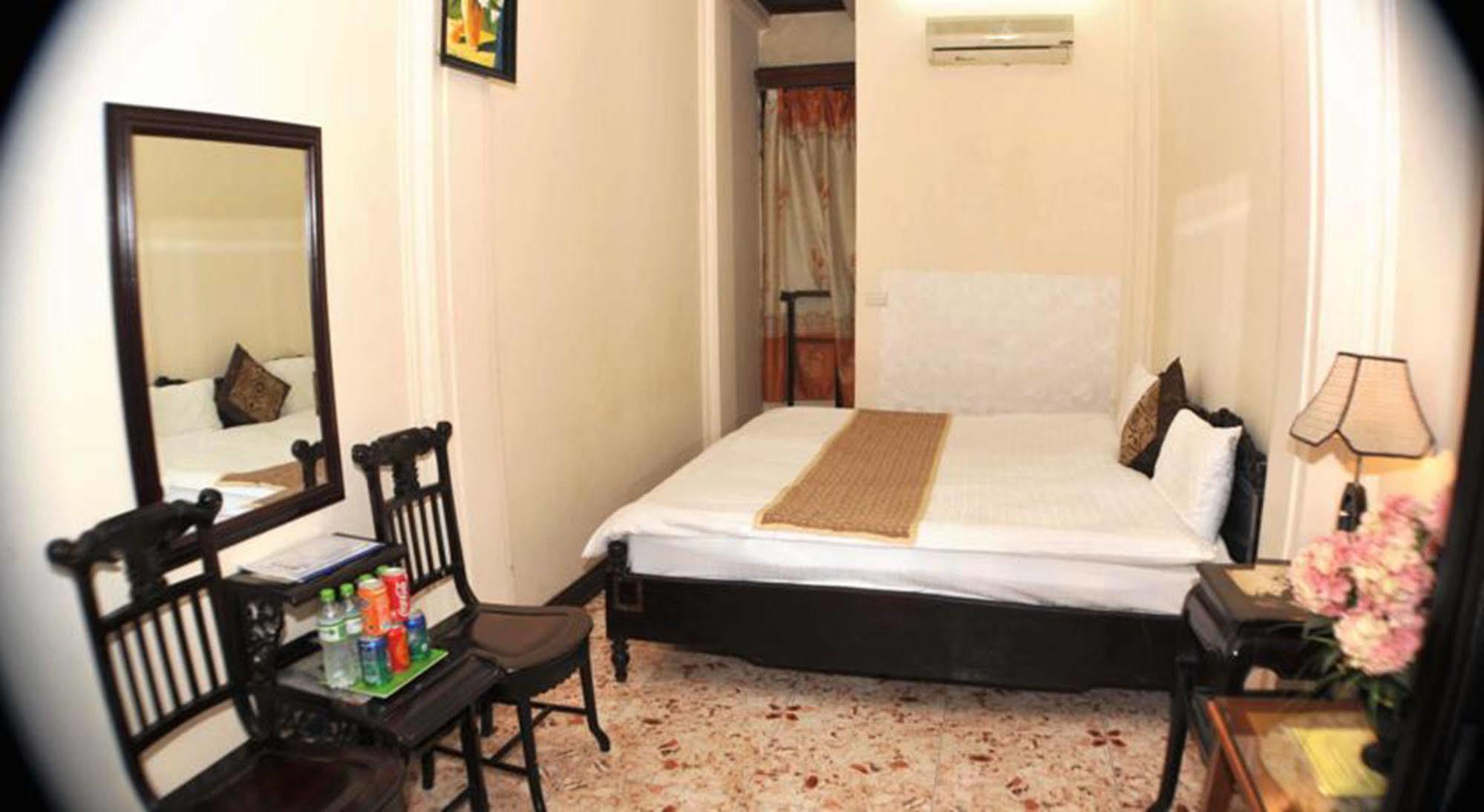 Hostel Old Quarter *