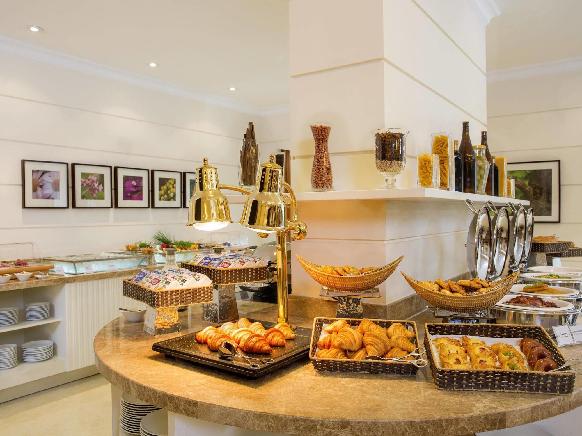 Hotel Hilton Garden Hanoi