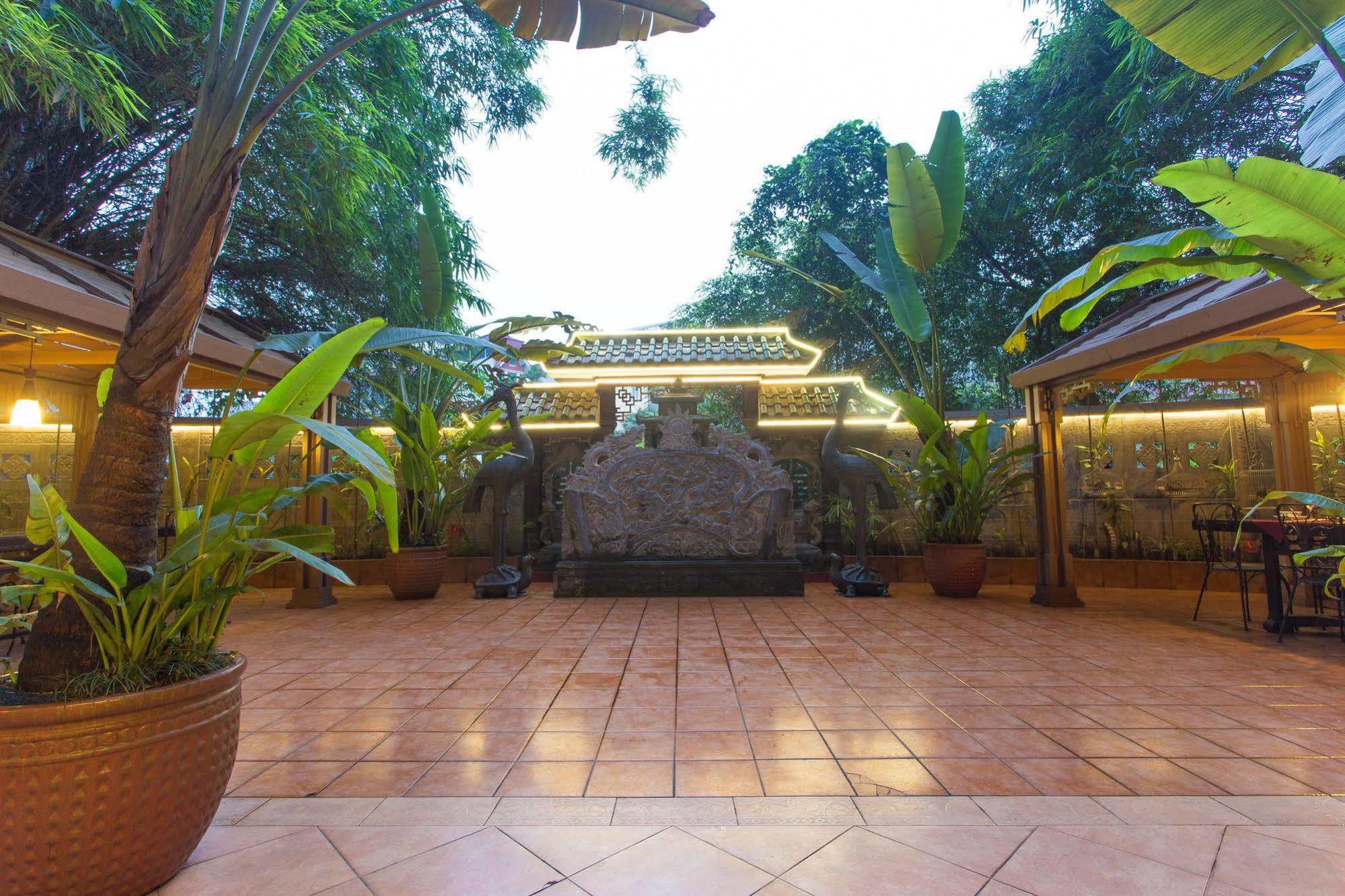 Hotel Dragon 3*