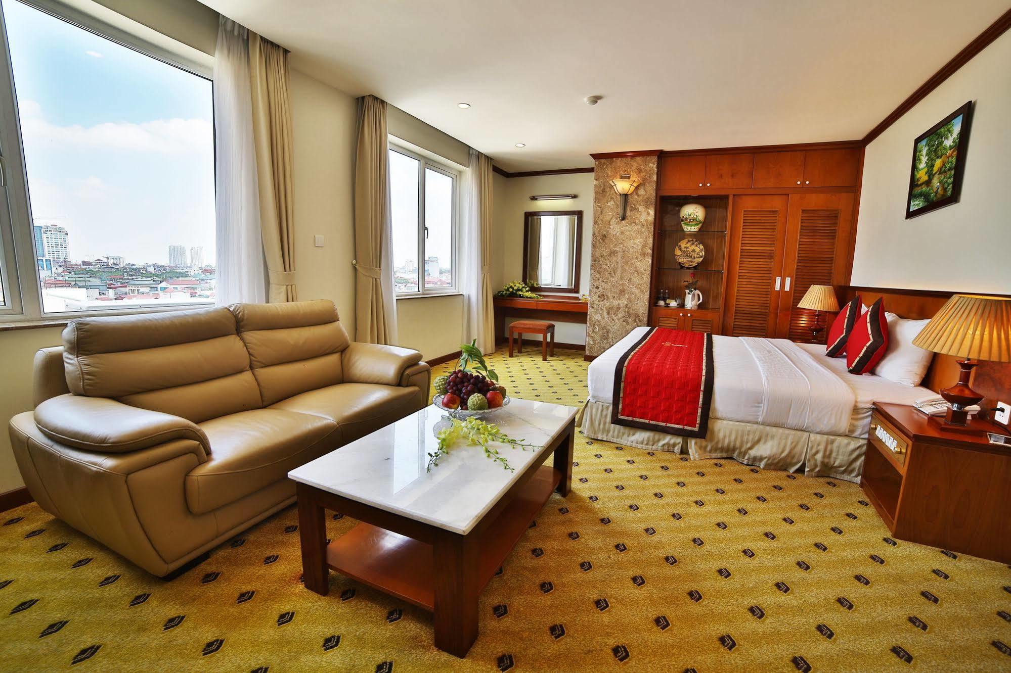 Hotel Sunny 1