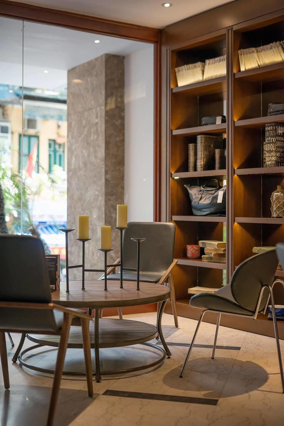 E Luxury & Restaurant Hanoi