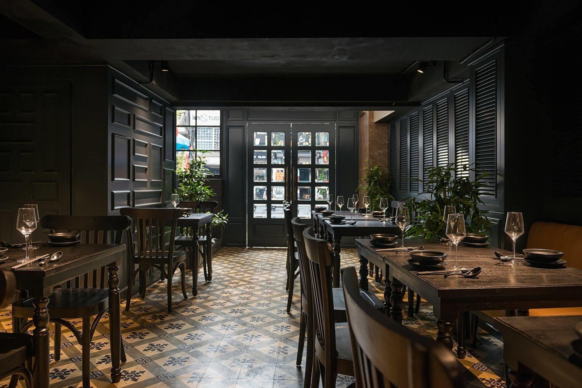 Hotel E Luxury & Restaurant Hanoi