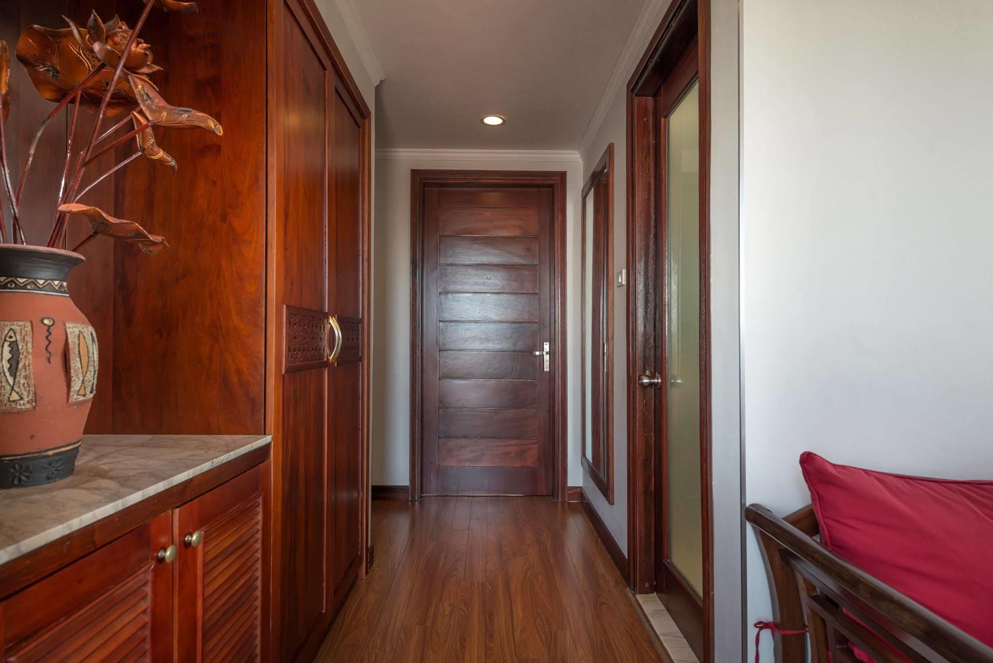 Hotel E Luxury & Restaurant