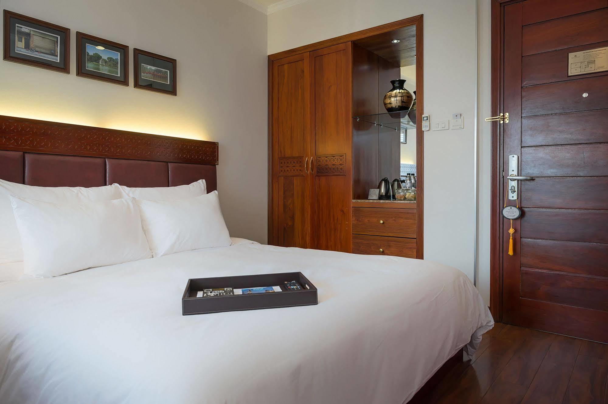 E Luxury & Restaurant Hotel