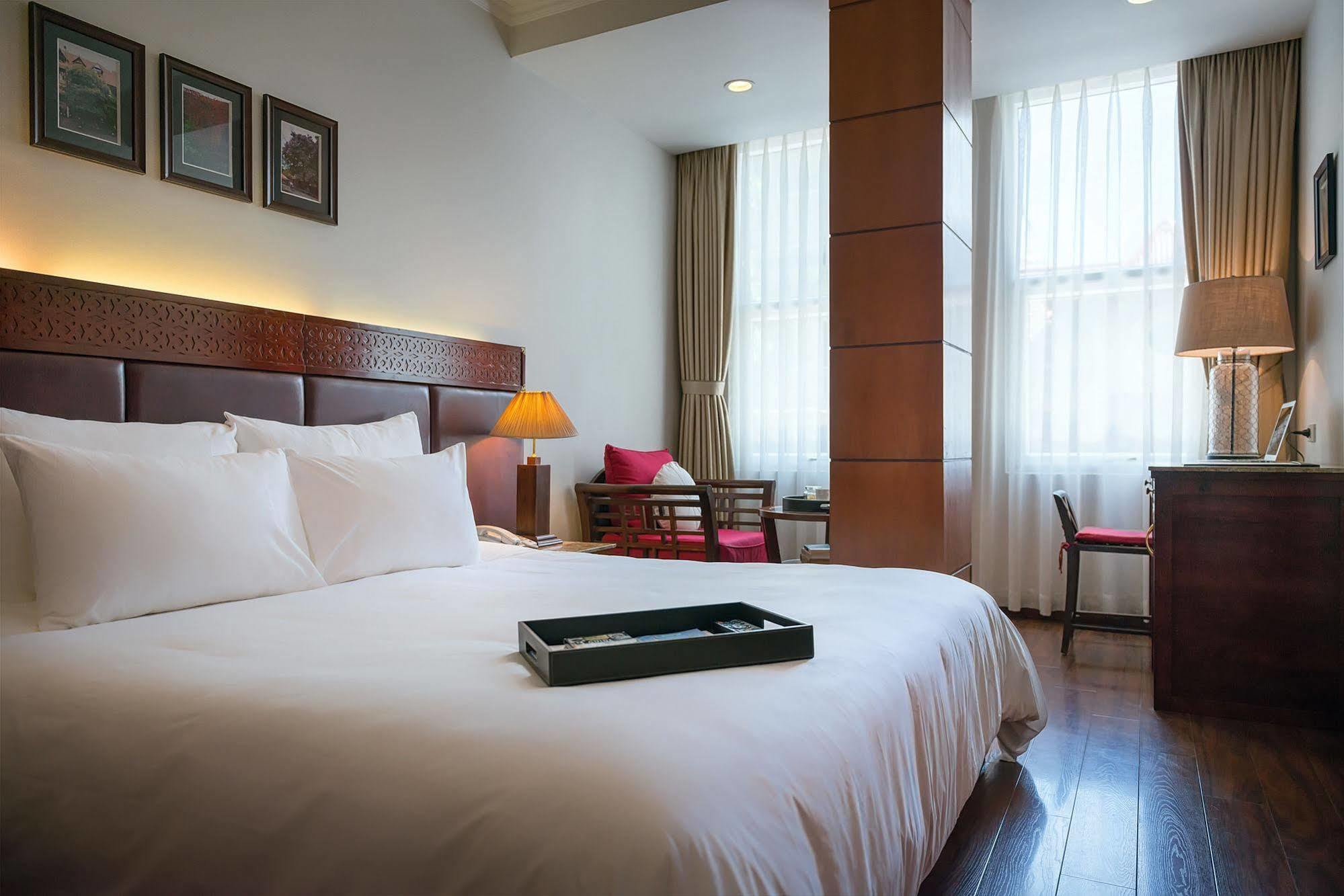 Hotel E Luxury & Restaurant