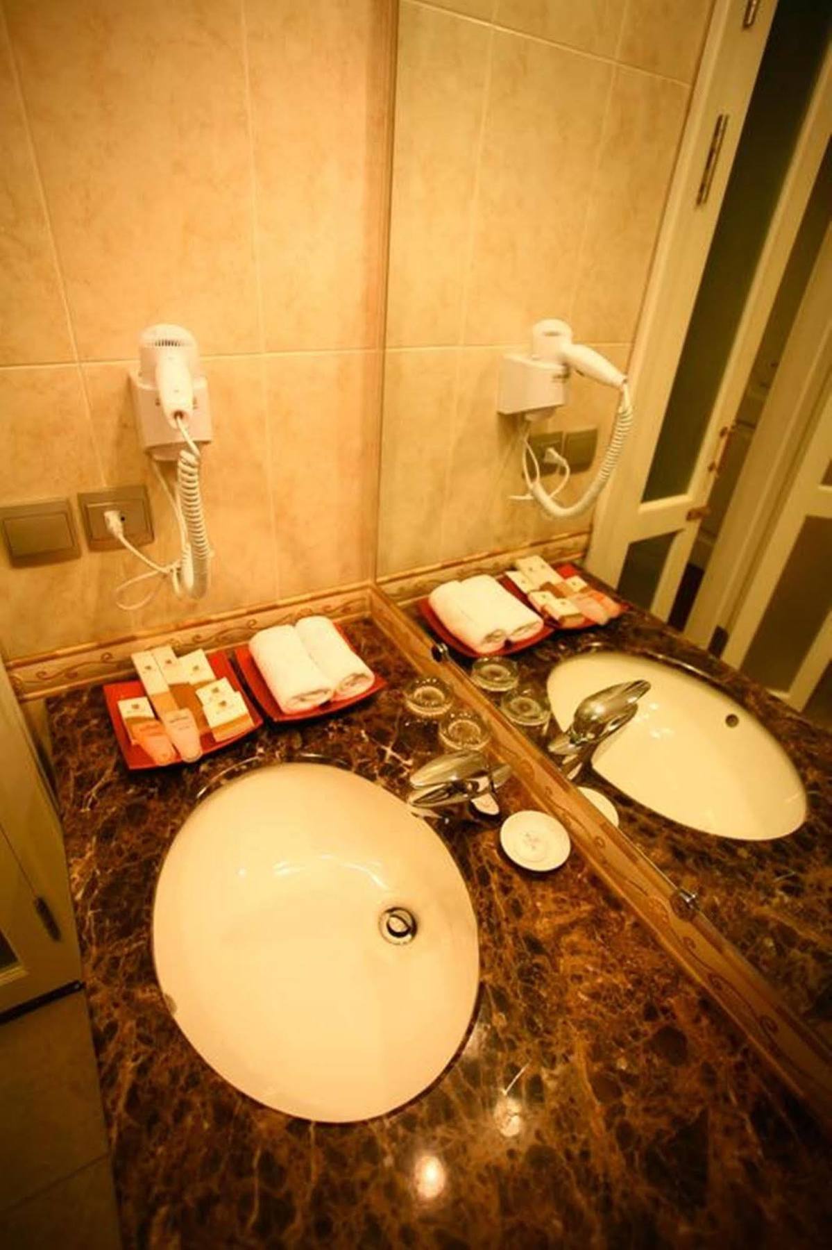 Hotel Royal Gate Hanoi