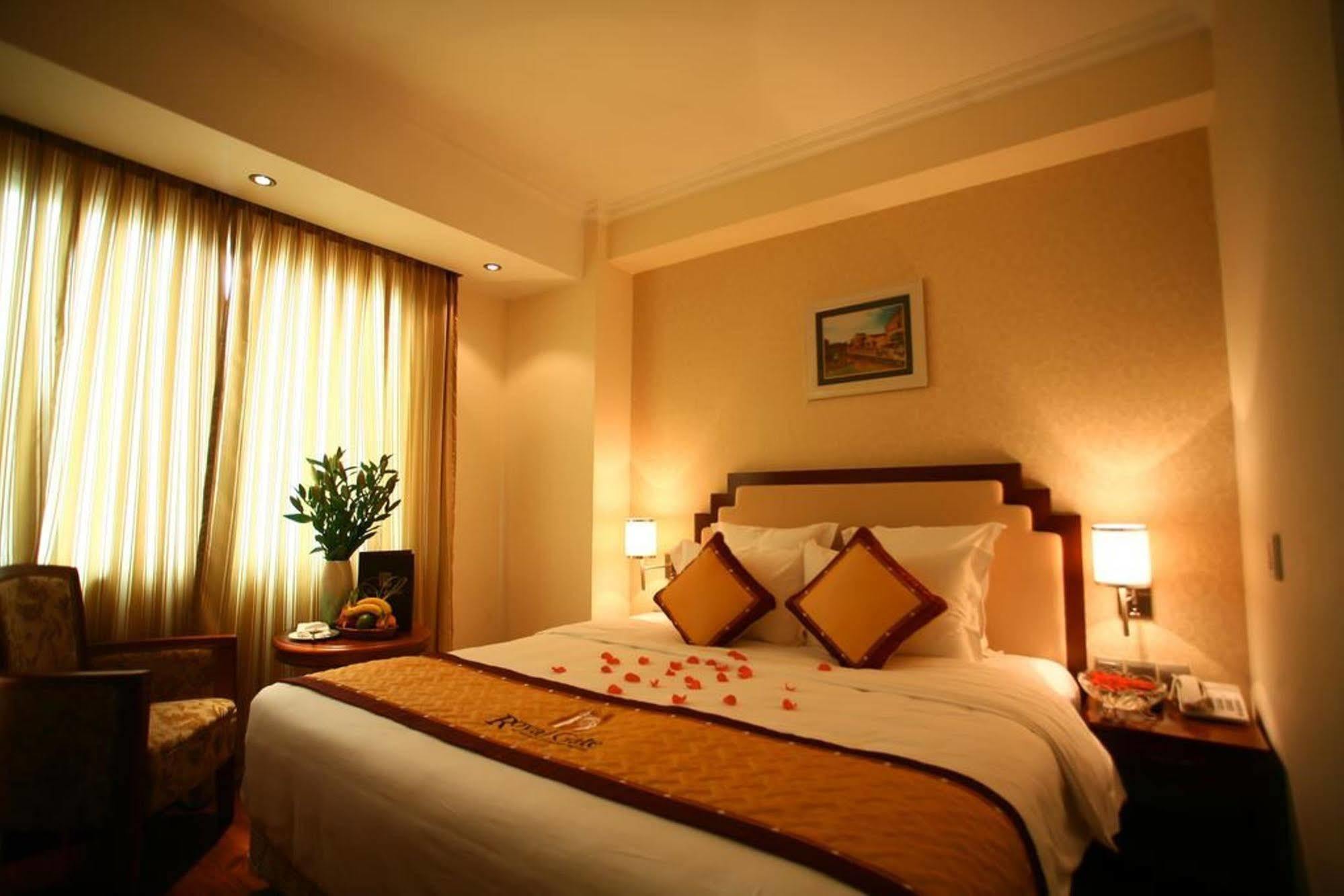 Royal Gate Hotel