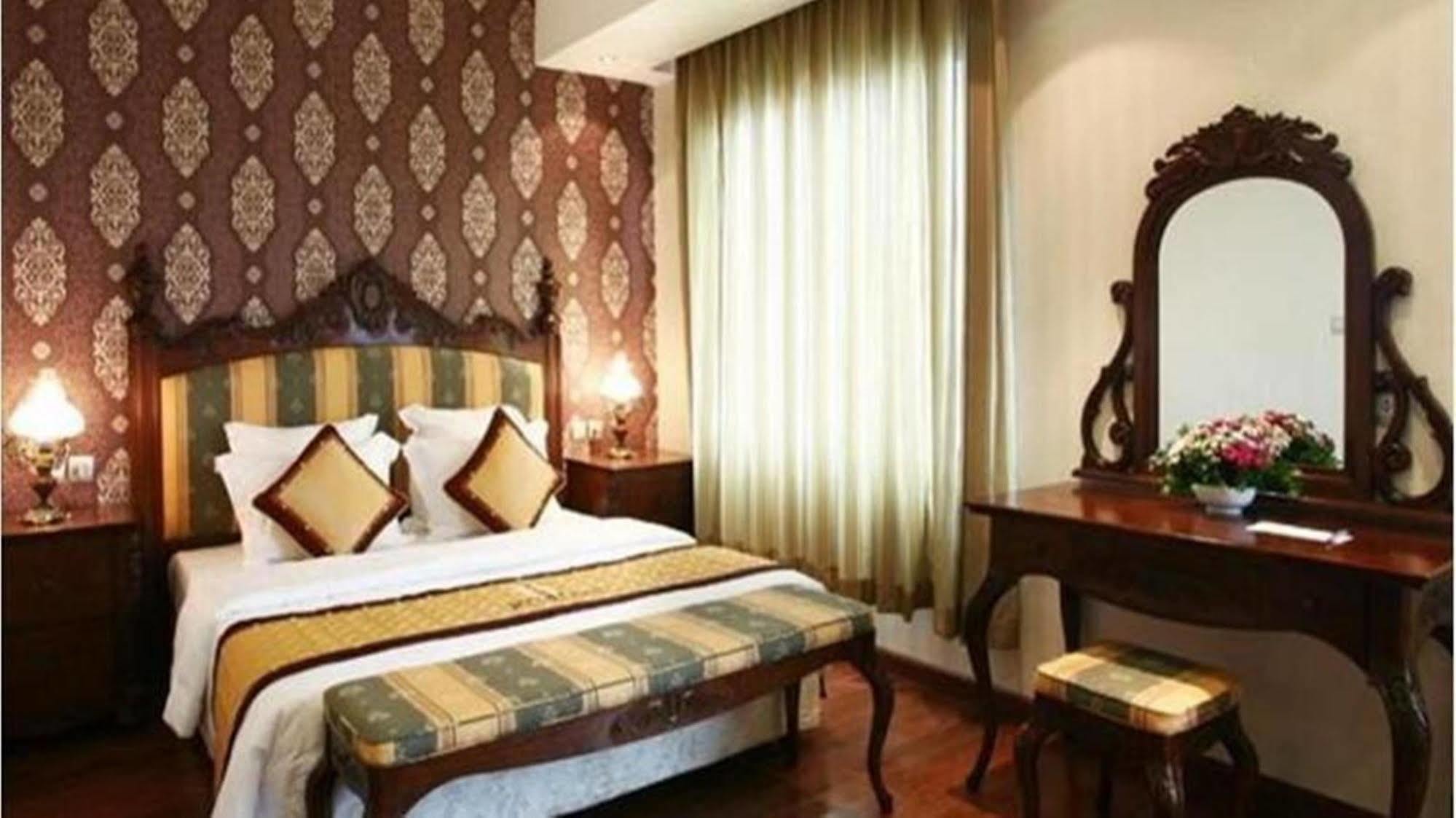 Royal Gate 3* Hanoi