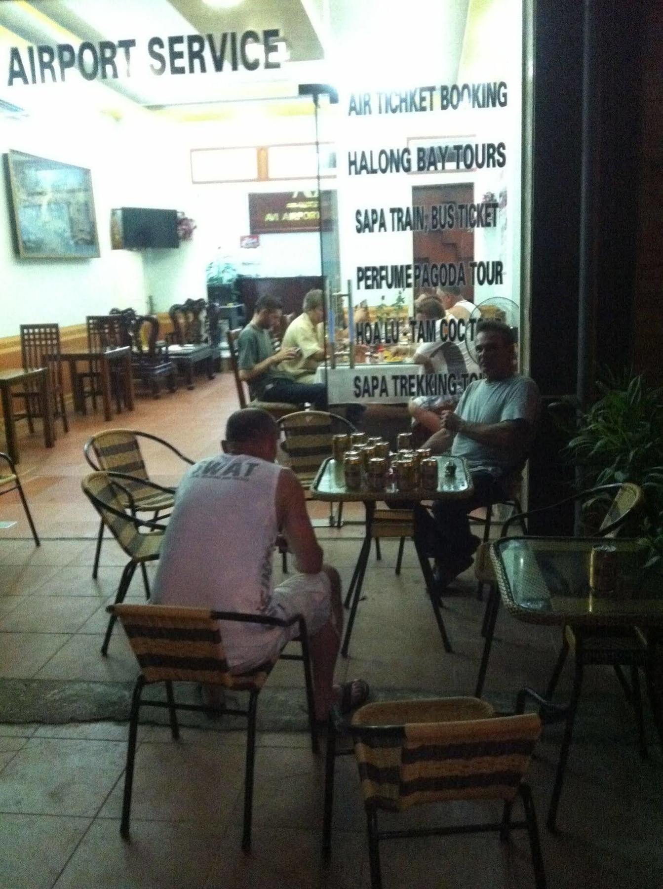 Avi Airport