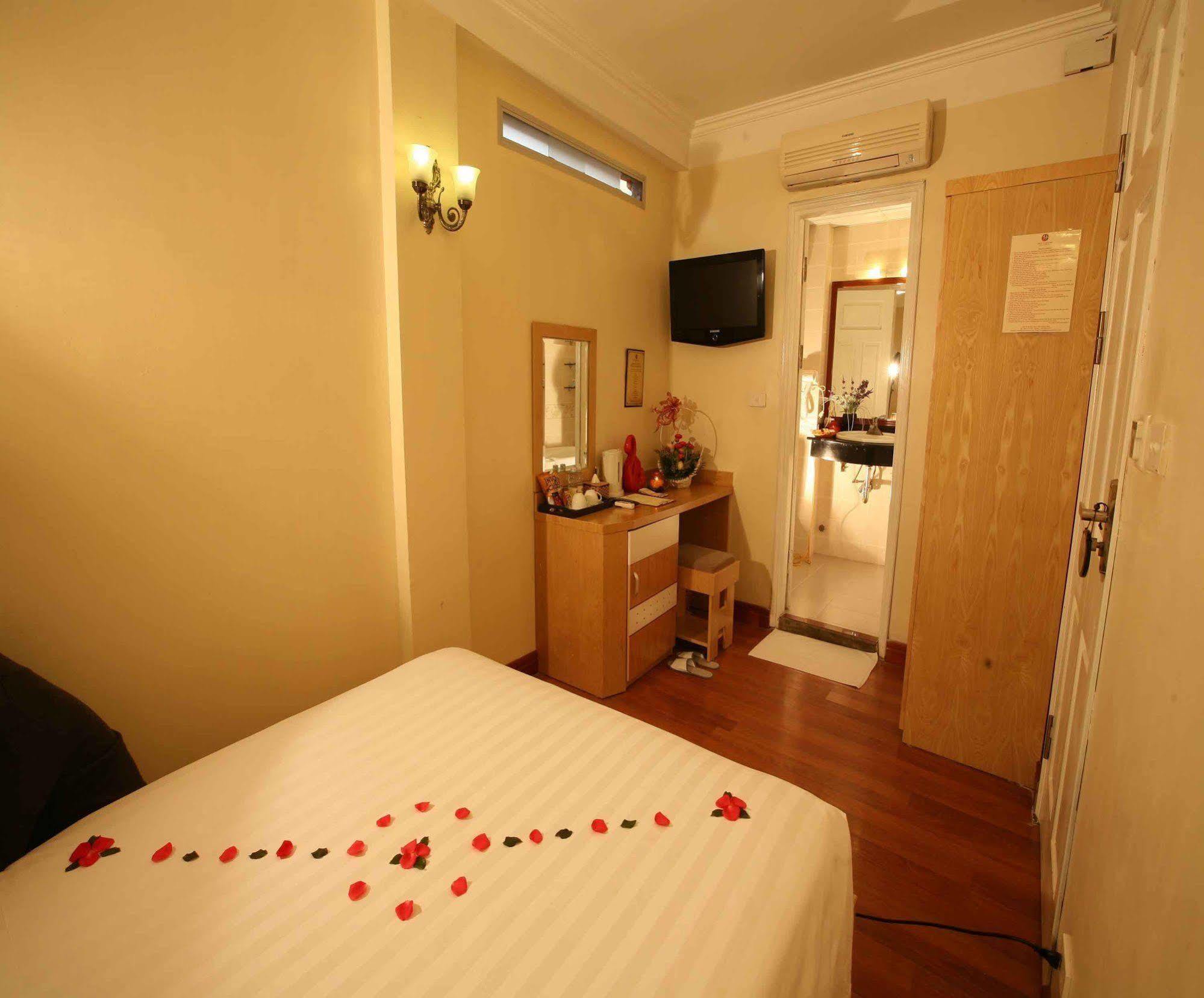 Hotel House & Travel Hanoi