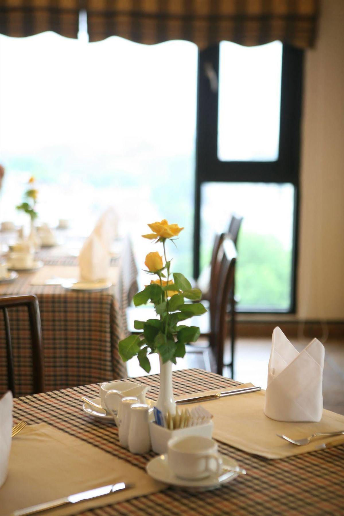 Lan Vien 4* Hanoi