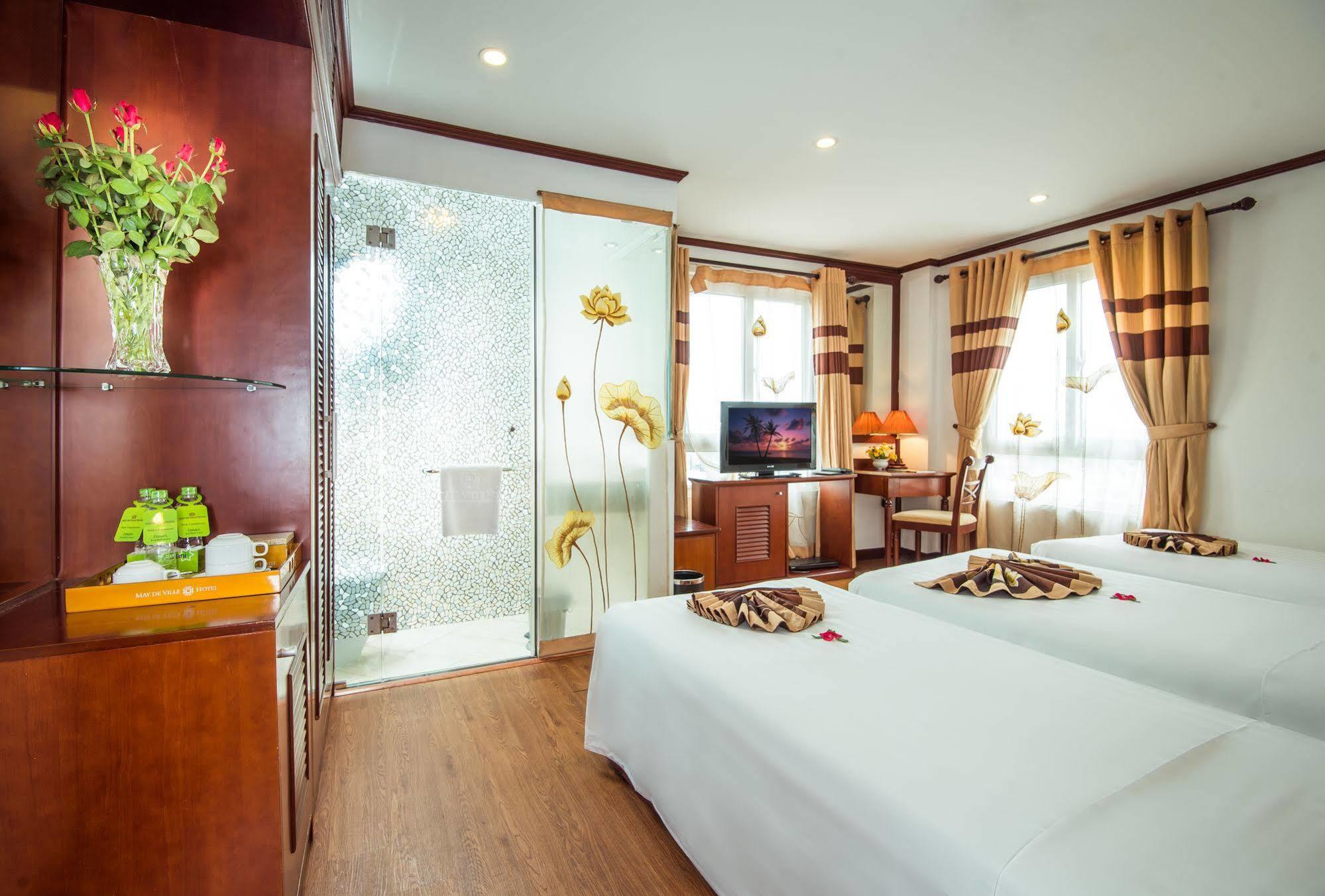 Hotel De Legend 2*