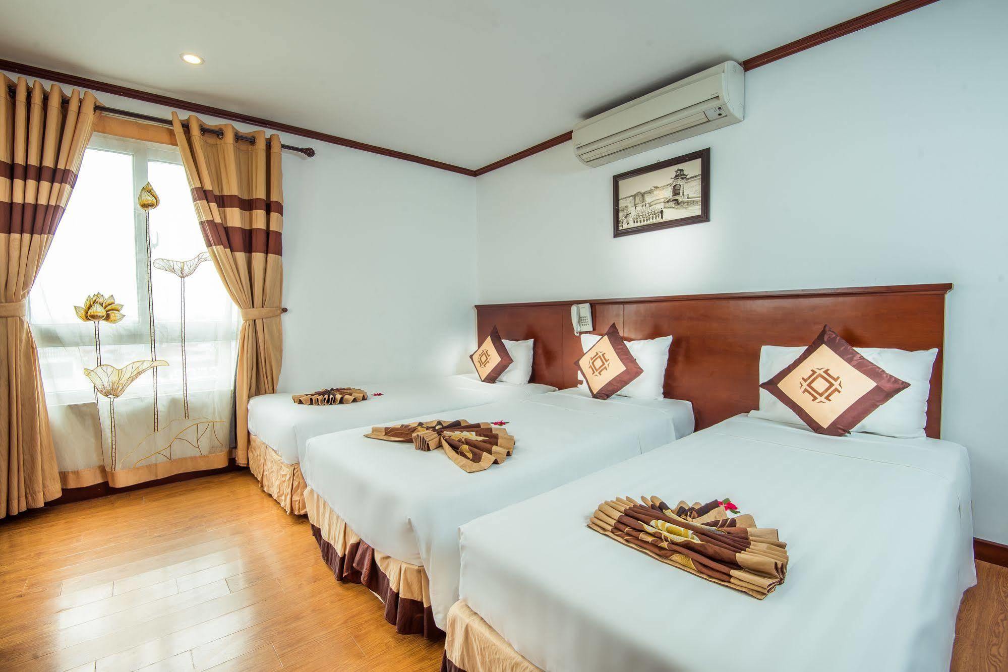 De Legend Hotel