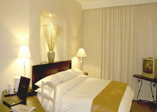Royal 2 Hotel