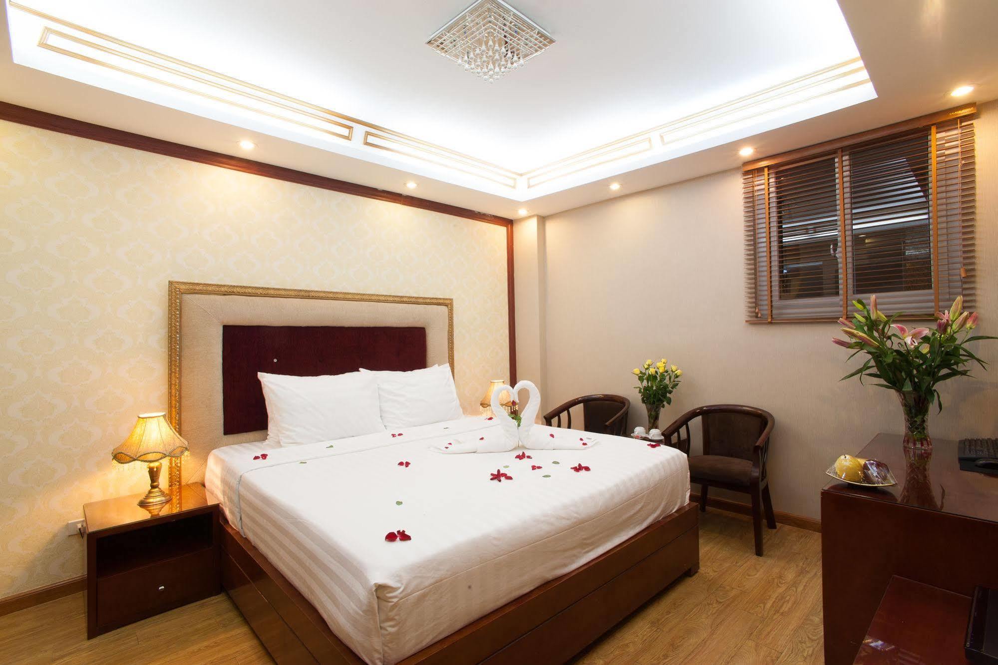 Hotel Lotus Boutique 4*
