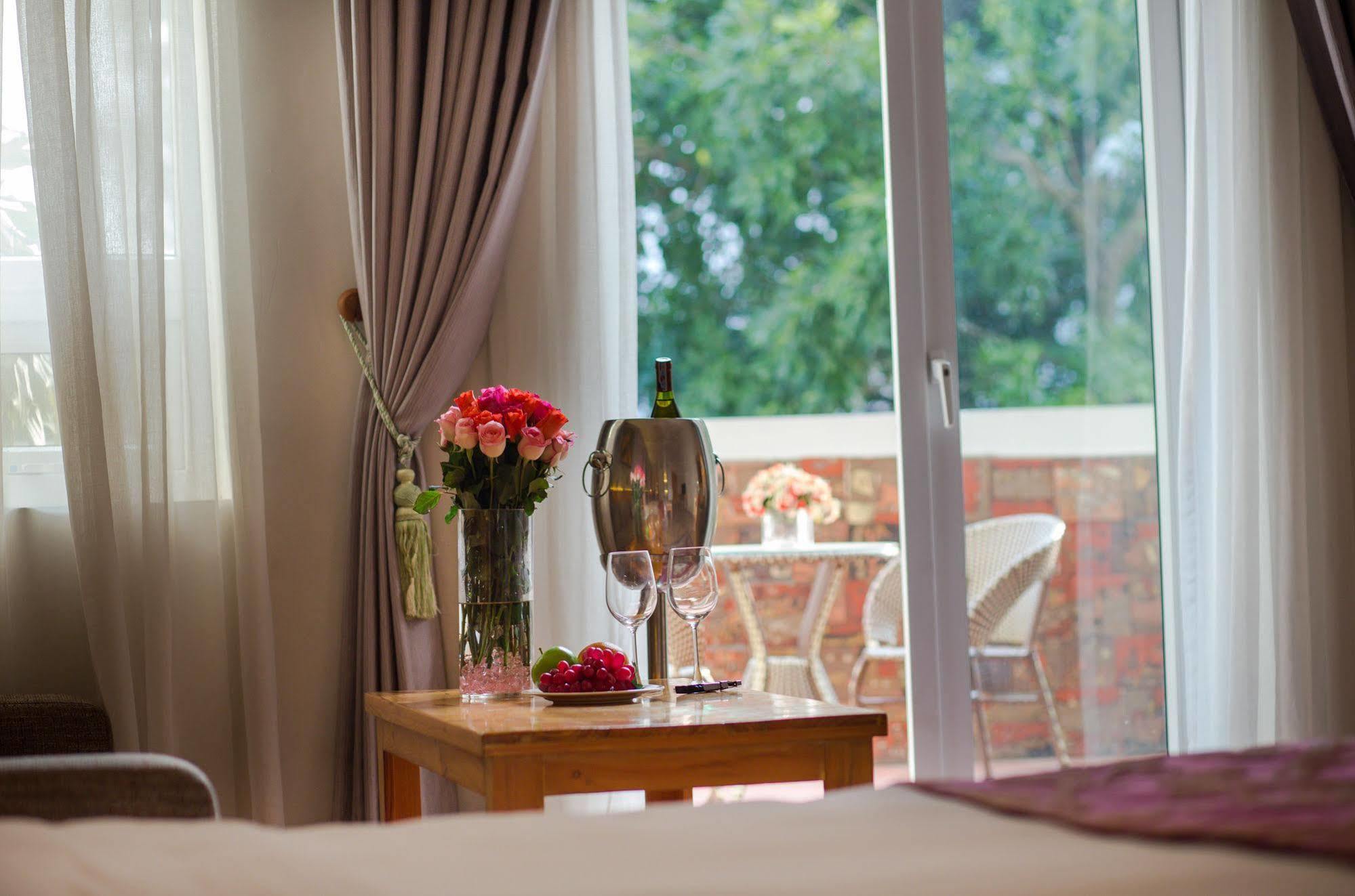 Viet View & Hotel 3*