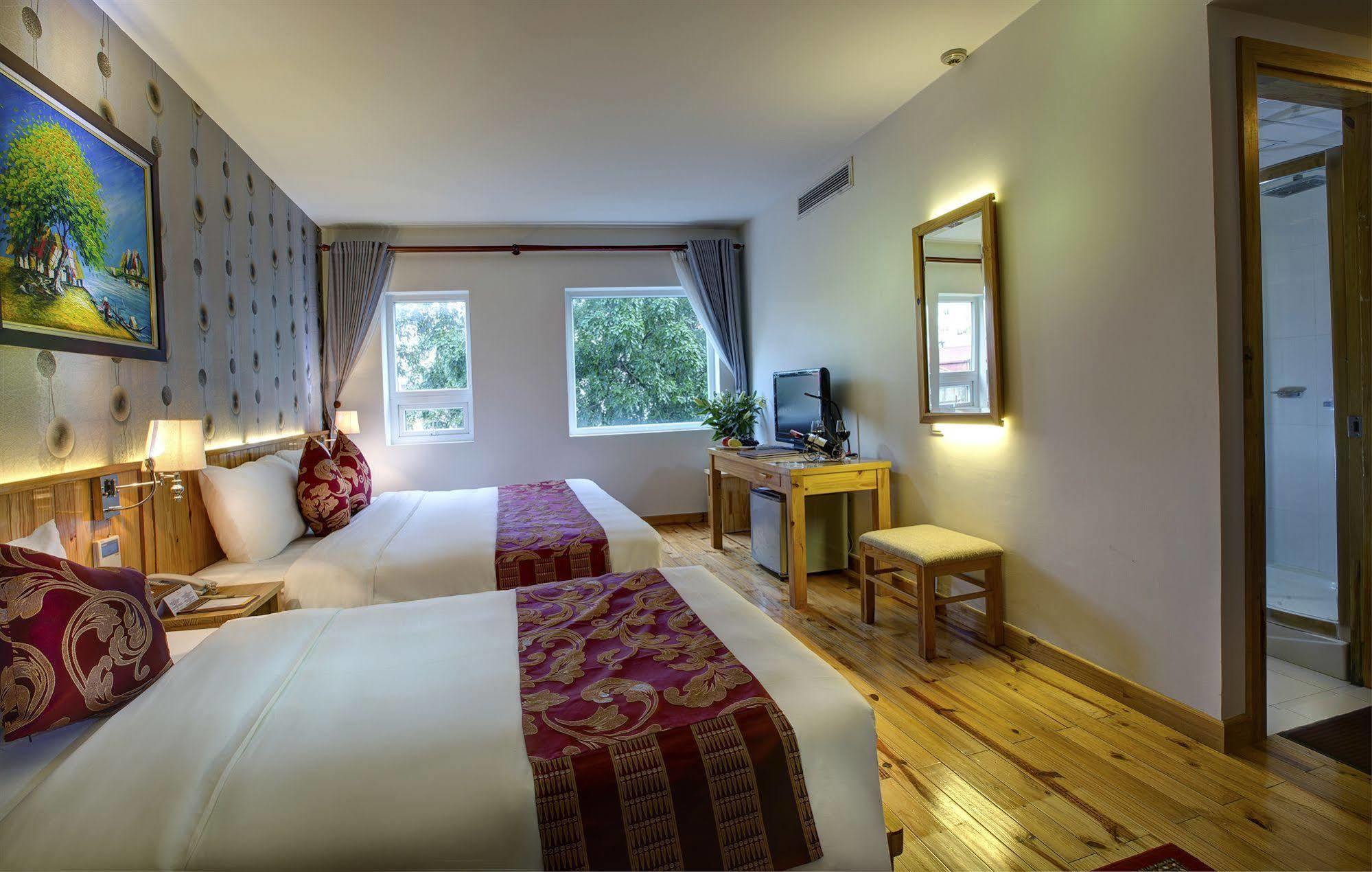Viet View & Hotel