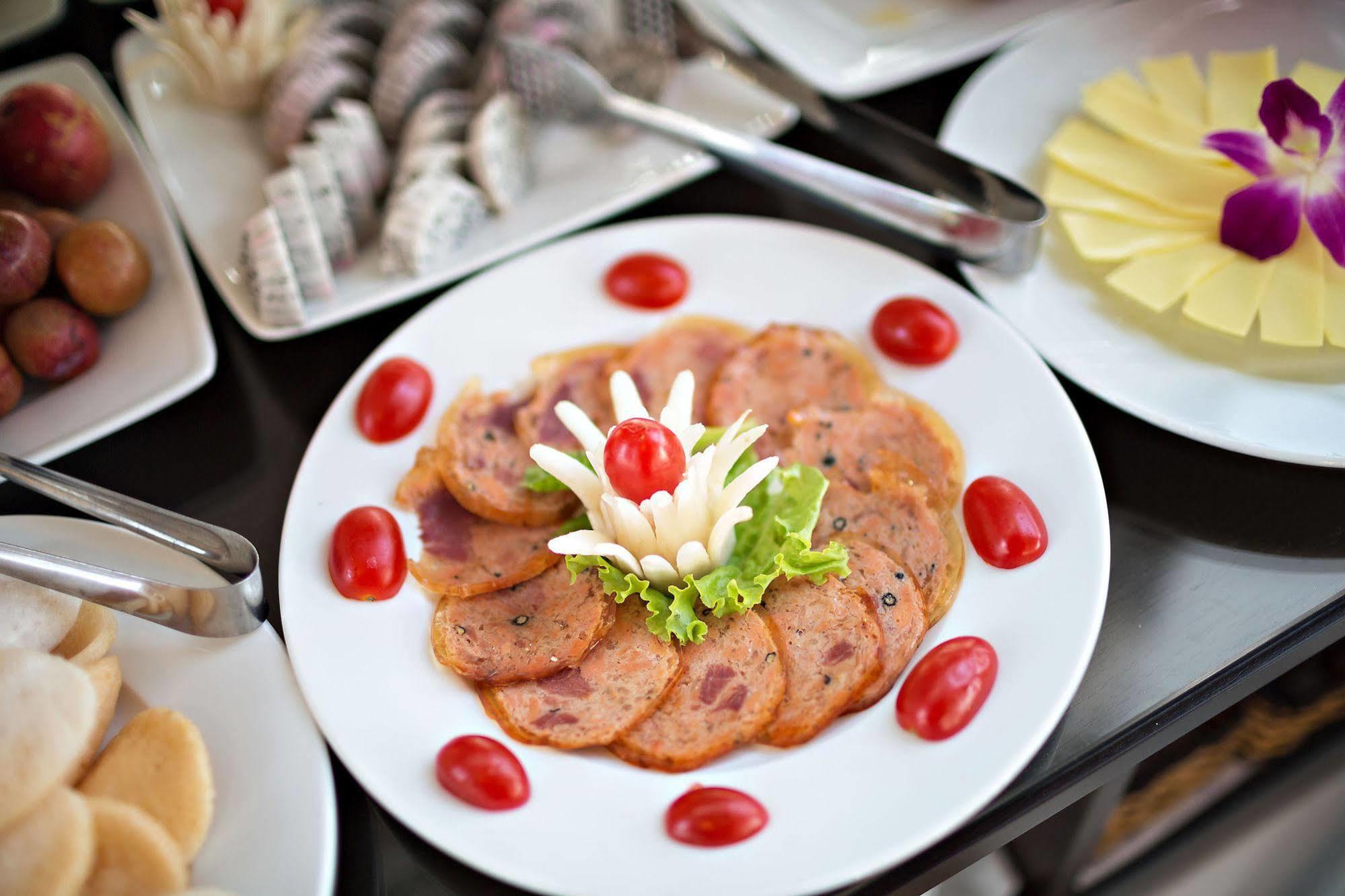Golden Moon & Travel 3* Hanoi
