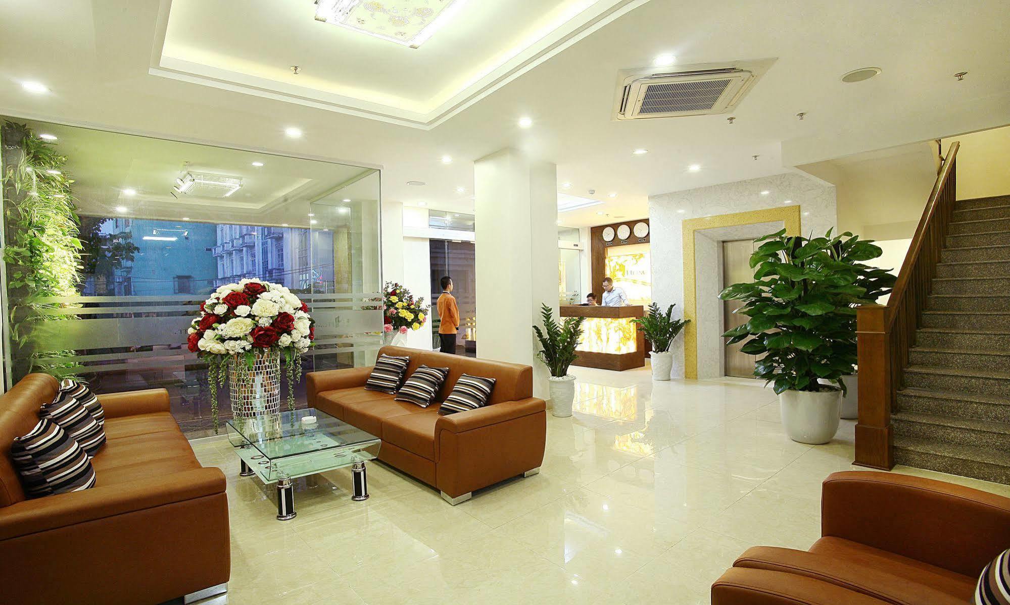 Hotel West &