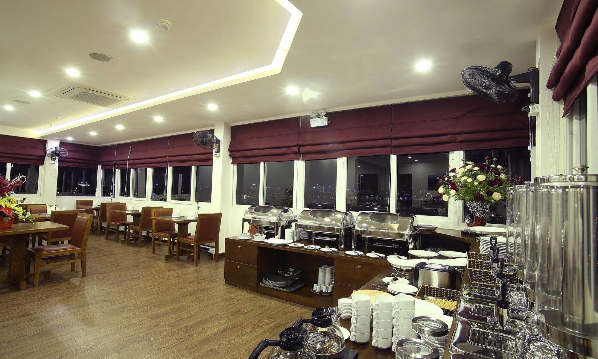 Hotel West &
