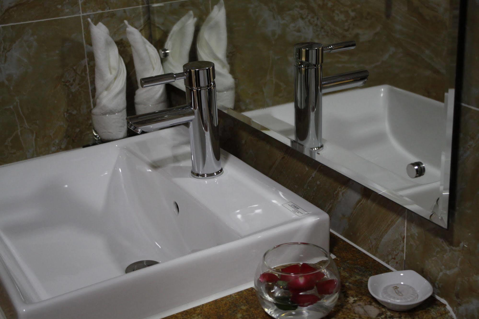 Hotel West & Hanoi