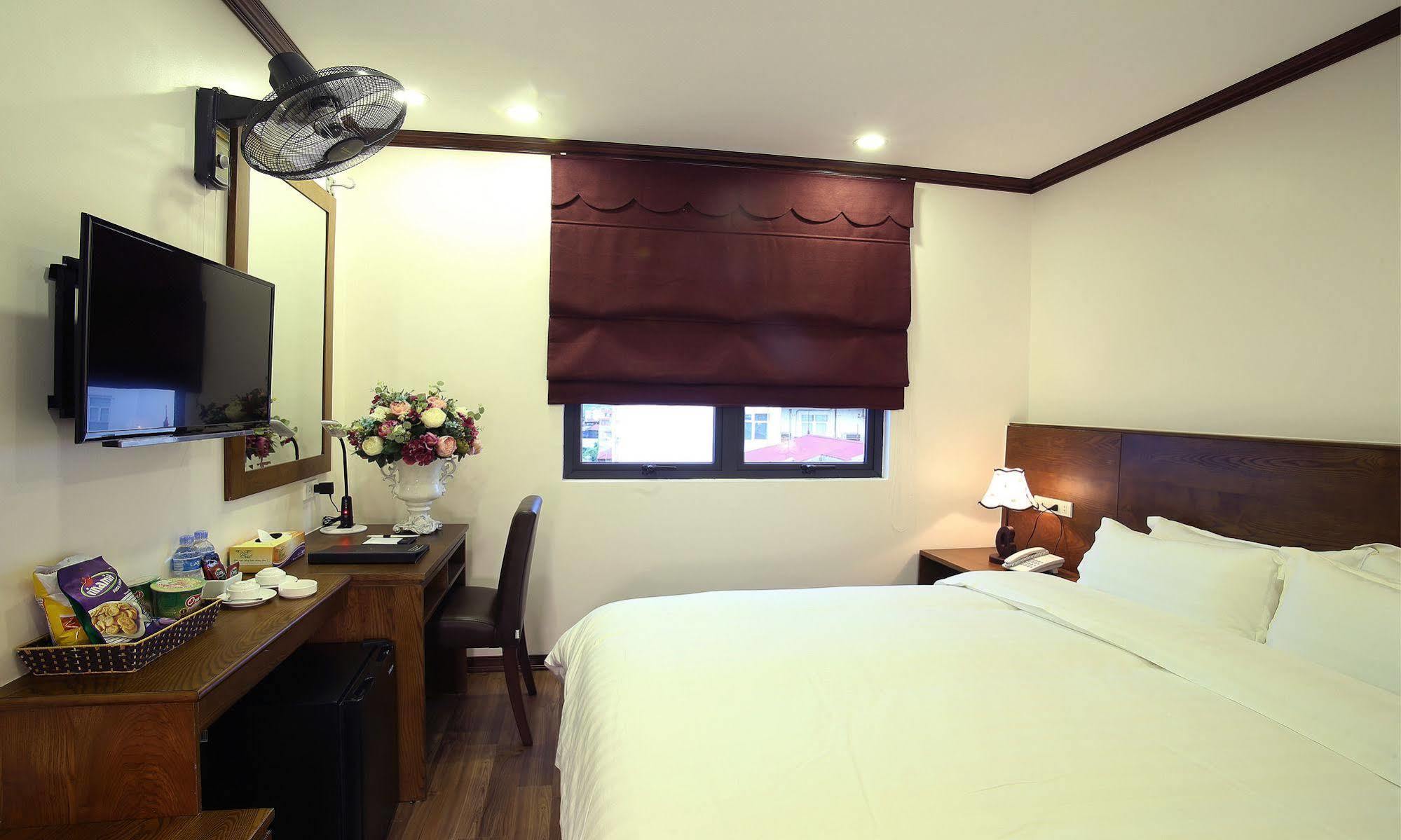 West & Hotel 3*