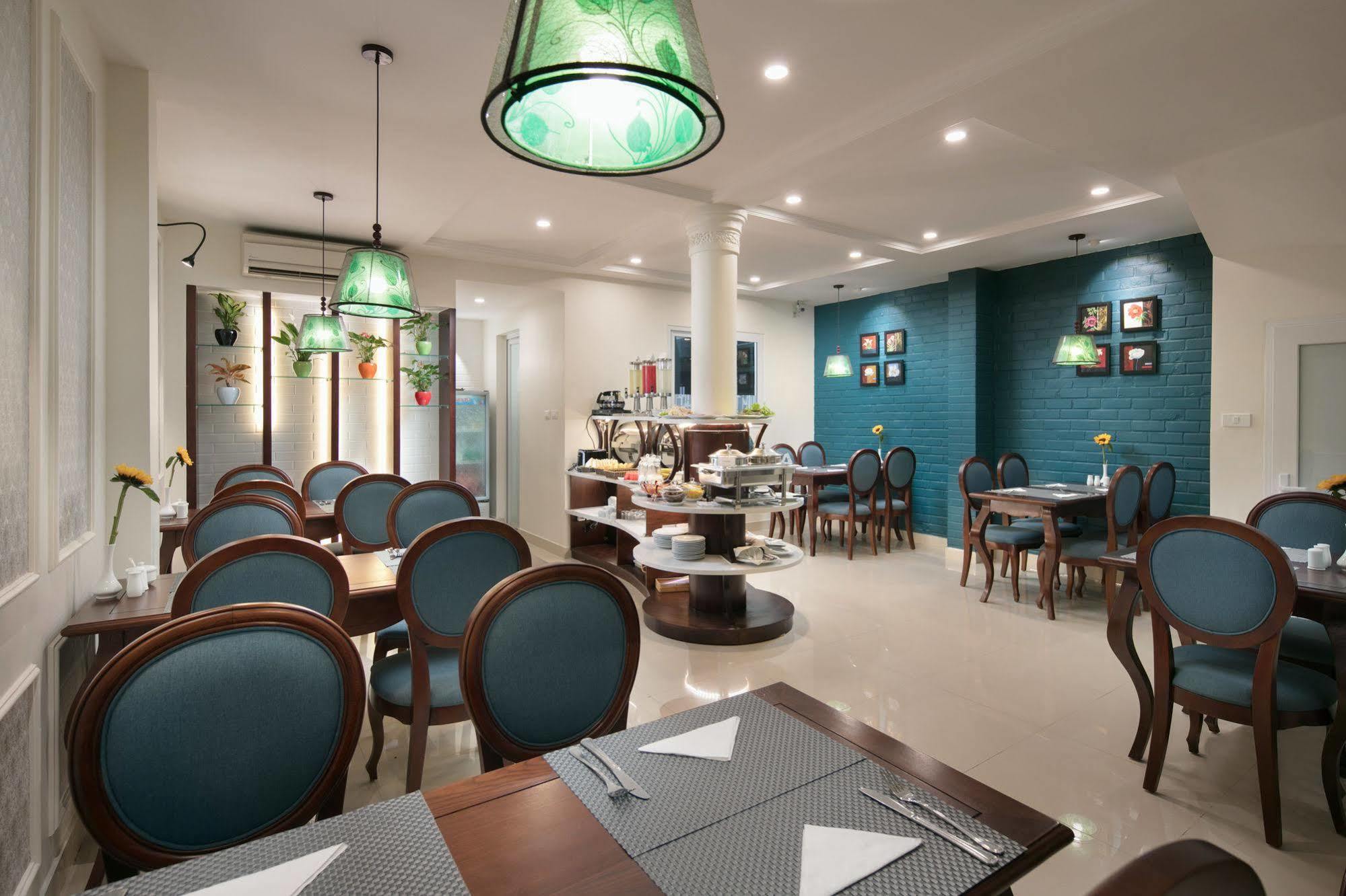 Holiday Emerald Hotel Hanoi