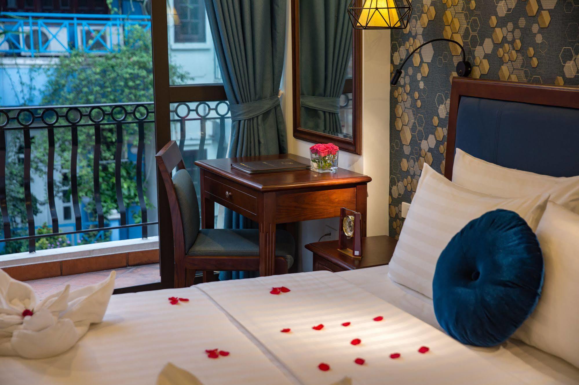 Holiday Emerald Hotel Hanoi