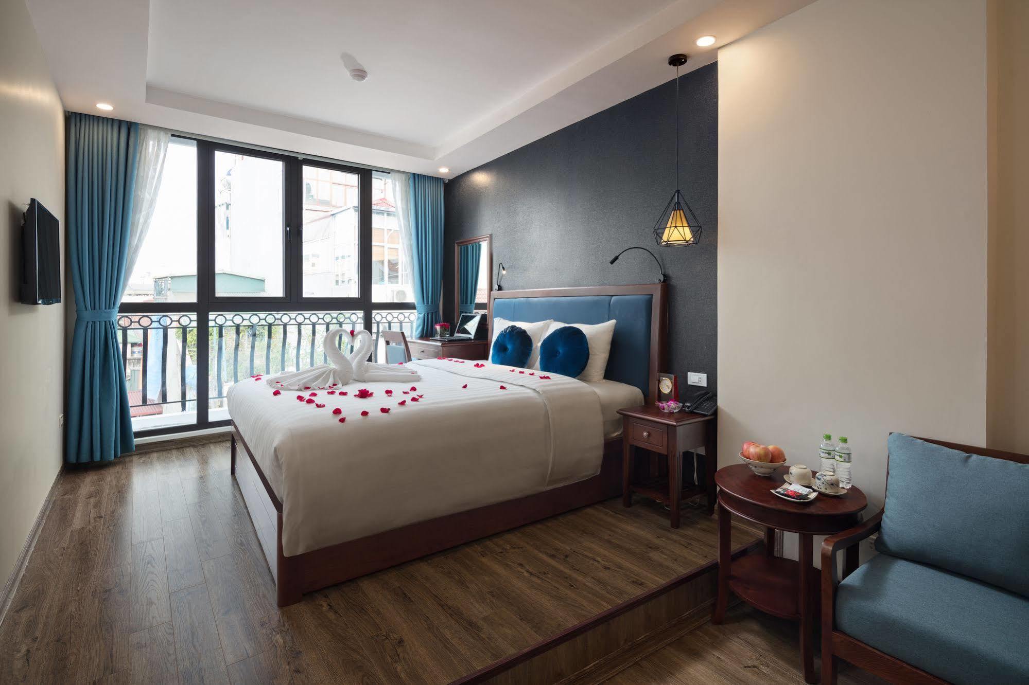 Hotel Holiday Emerald Hanoi