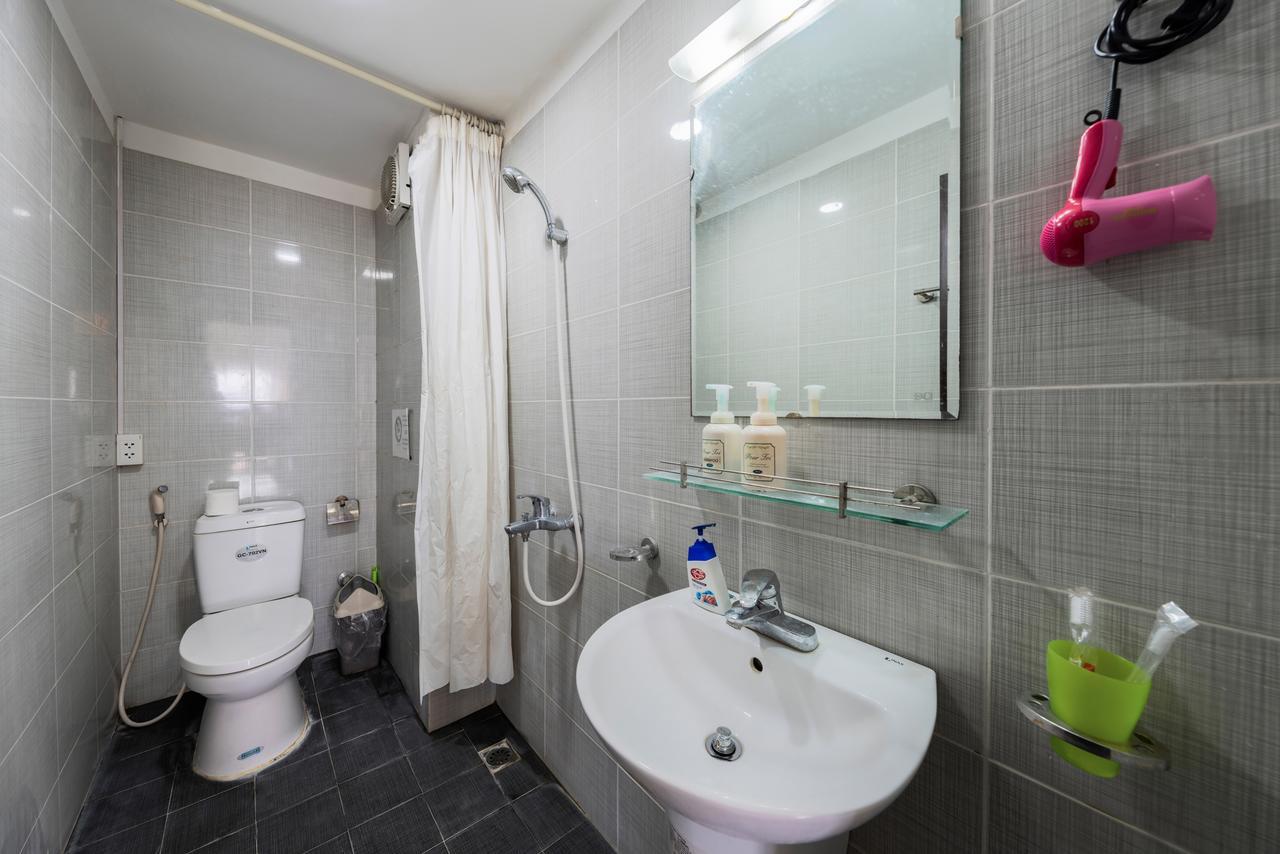 Sazi Homestay 97 Van Cao Building Hà Nội