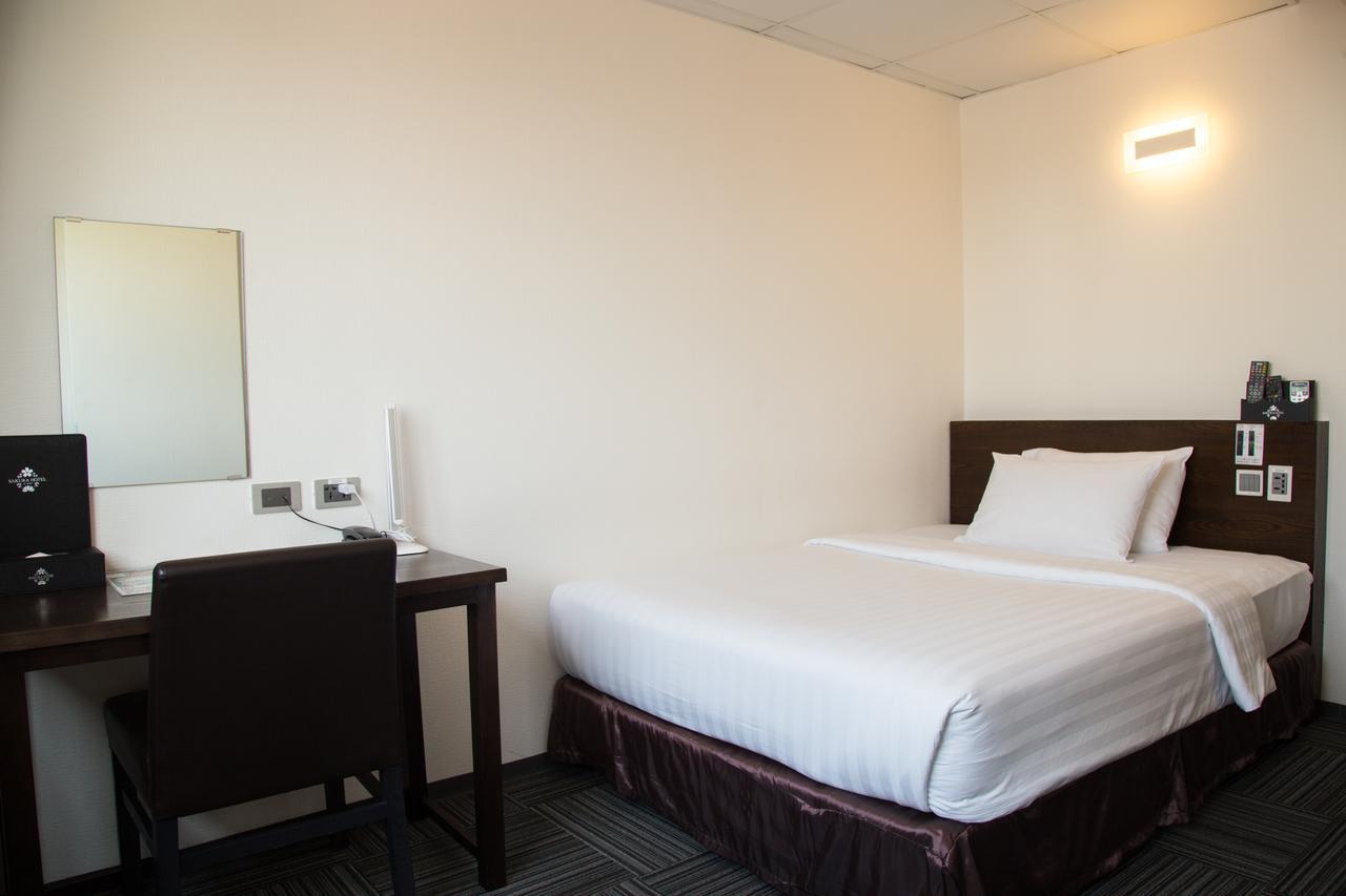 Sakura 3 Hotel 3*
