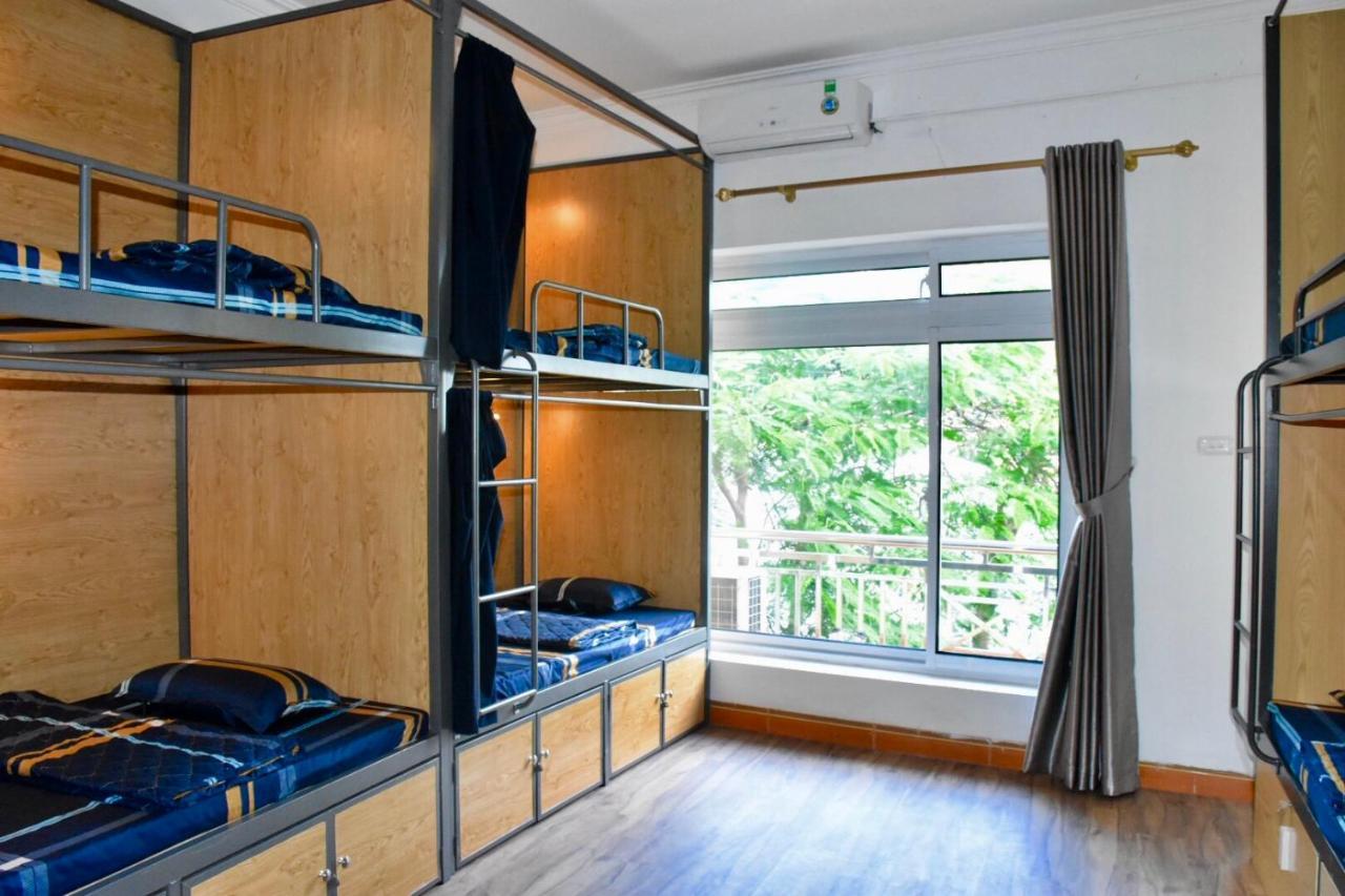 Tony House Hostel *