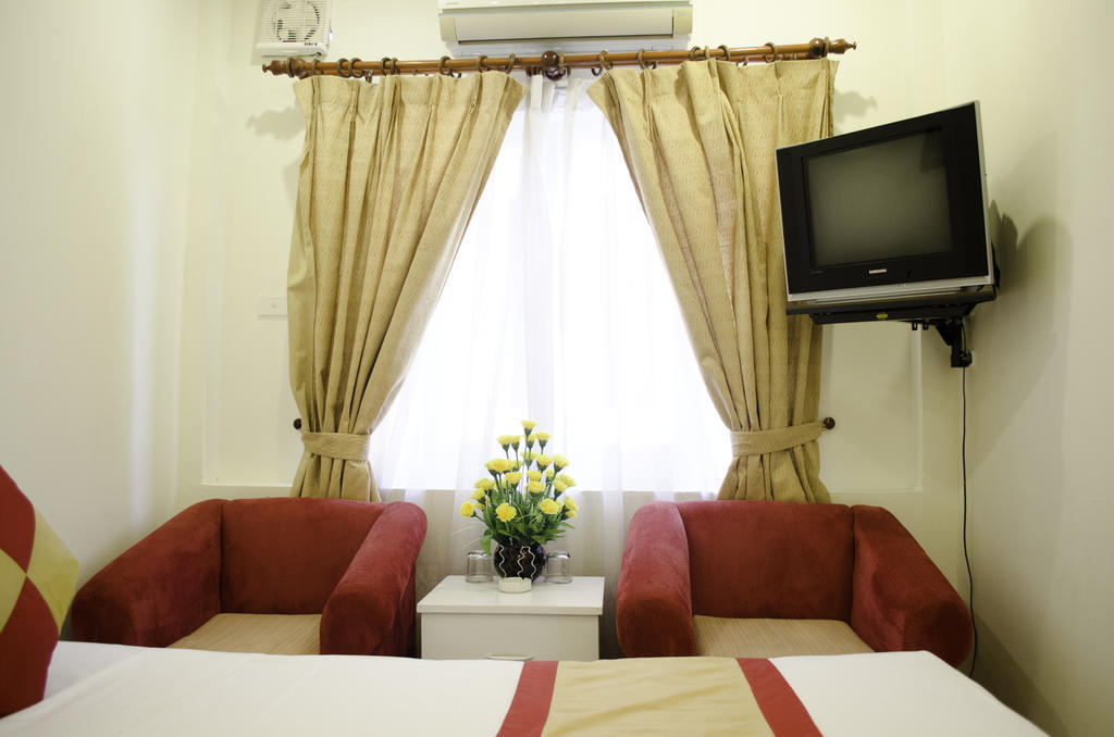 Blue Moon Hotel 2*