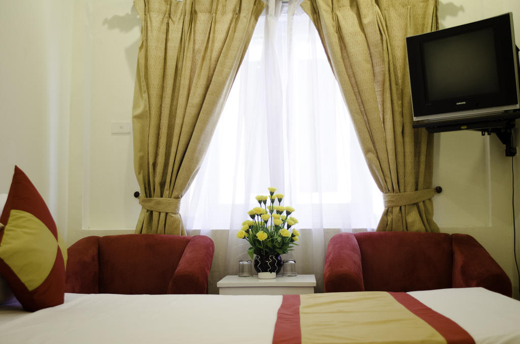 Blue Moon Hotel 2*