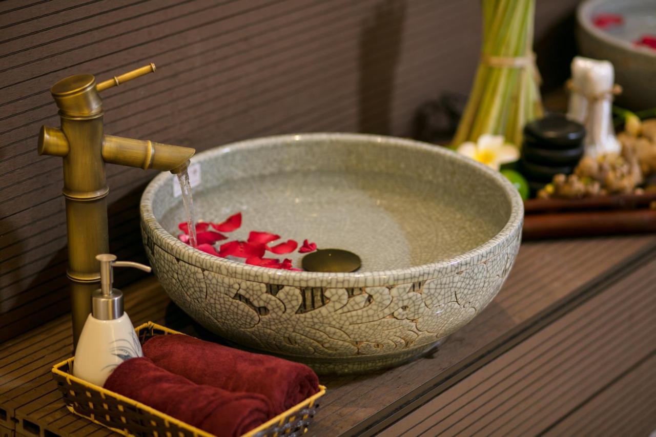 Paon & 4* Hanoi