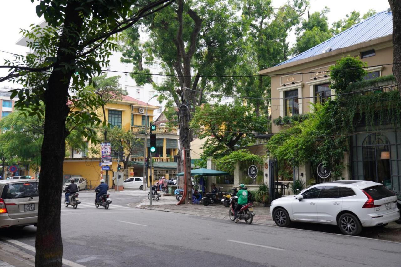Elegant Studio Yet Kieu Hanoi