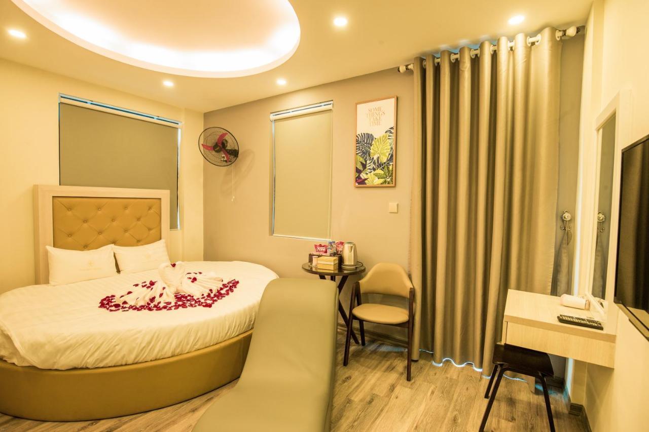 Golden Hotel