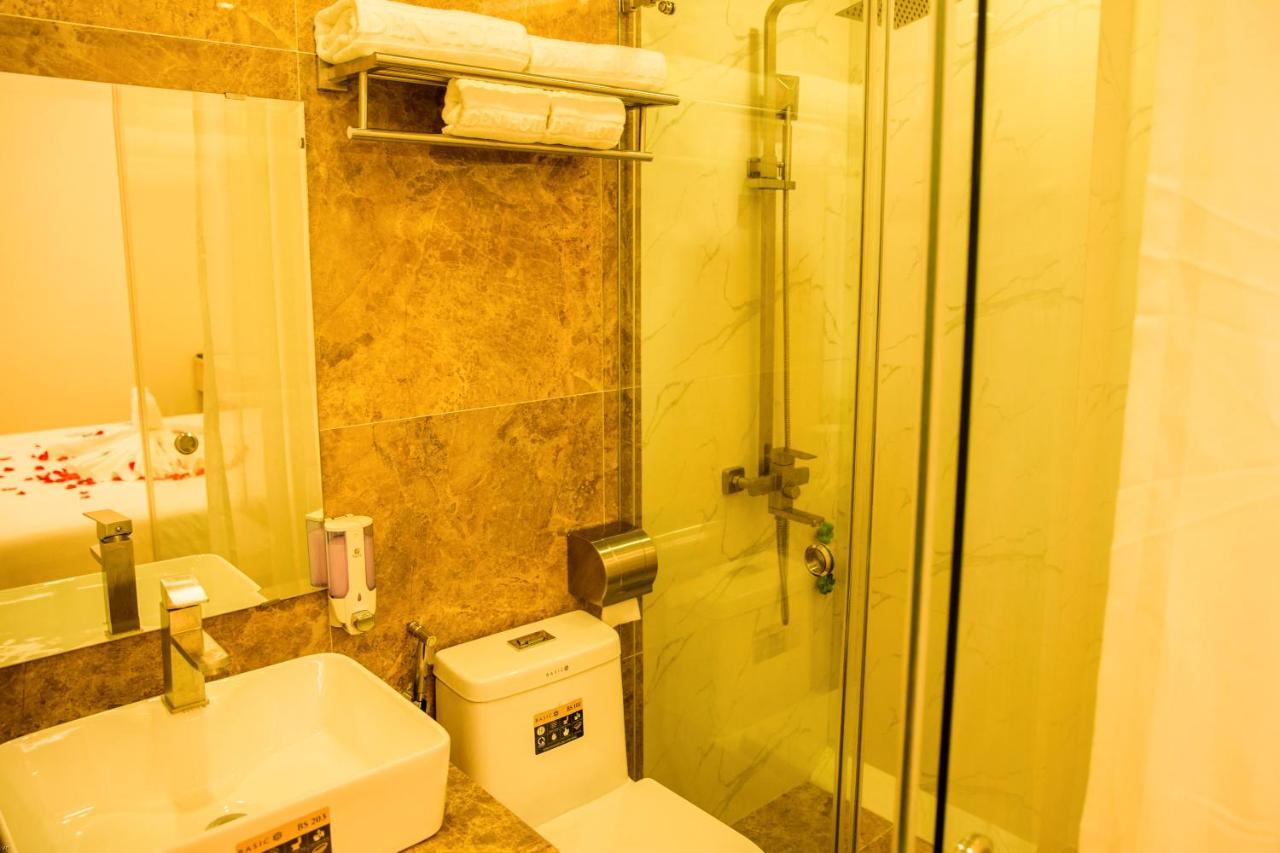 Golden Hotel