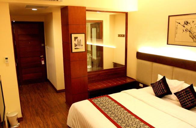 Hotel E Luxury & Restaurant 4*