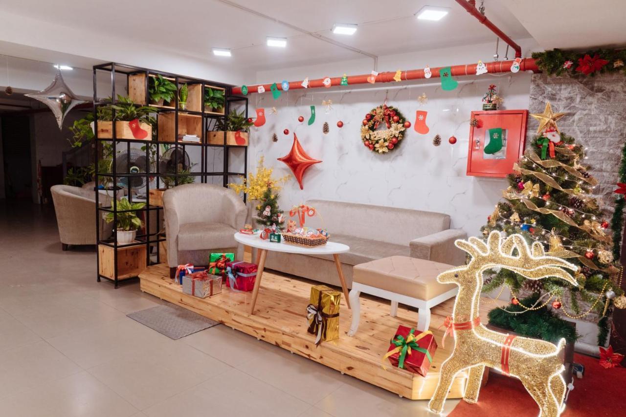 Honeymoon And Hotel Hanoi