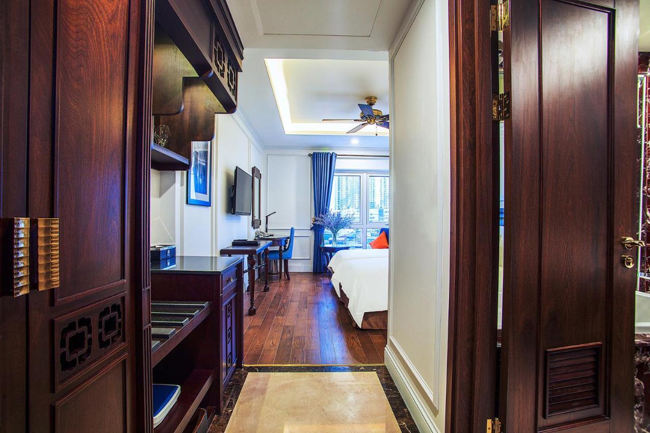 Hotel New Era & Hanoi
