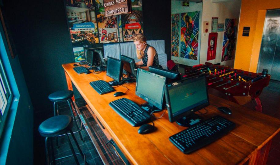 Vietnam Backpacker Hostels - Downtown * Hanoi