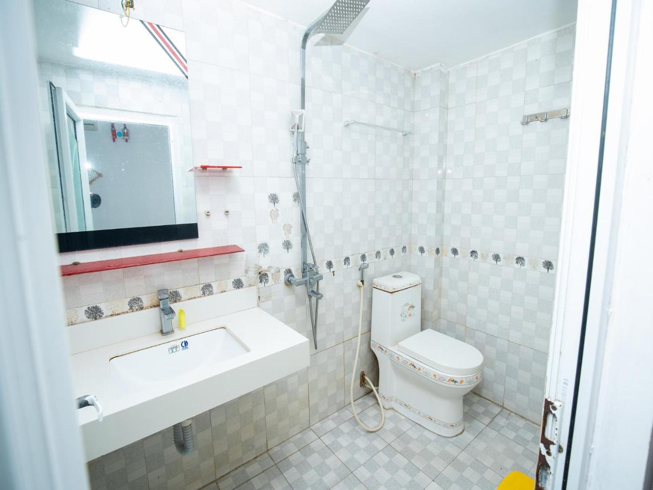 Hotel Phuong Dong *
