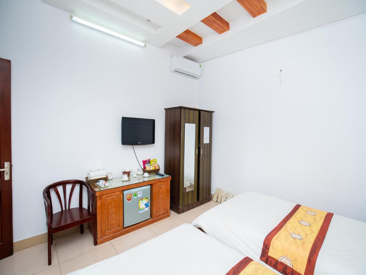 Phuong Dong Hotel *