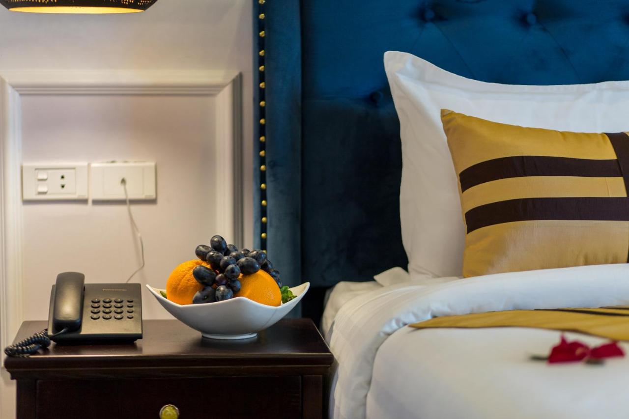 Hotel S And Hanoi