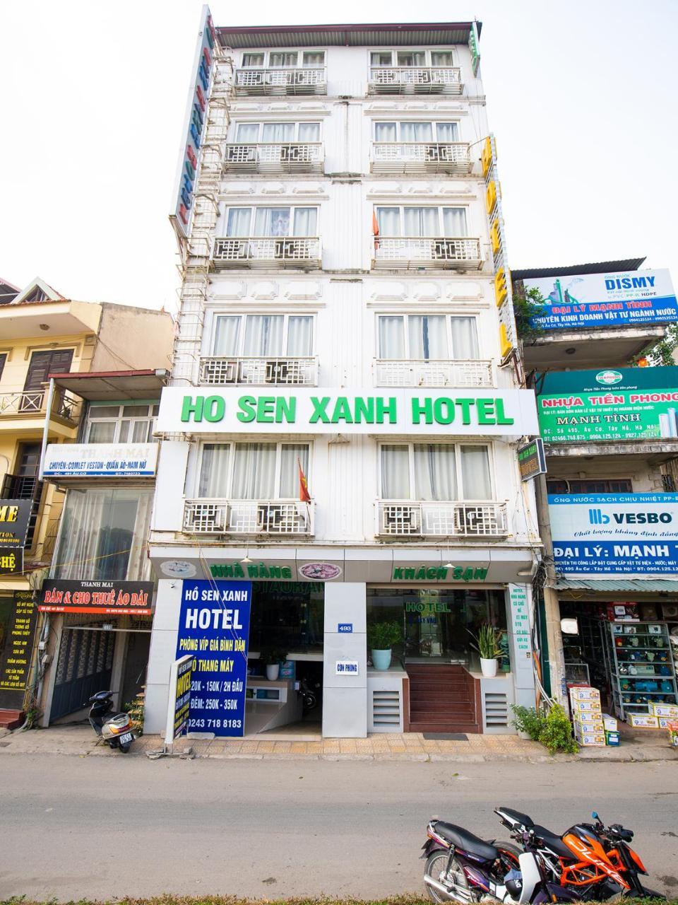 Ho Sen Xanh Hotel 2*