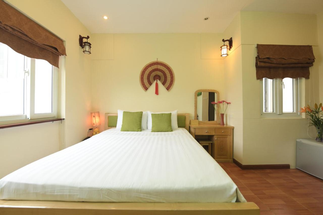 Lakeview Khách sạn 2*